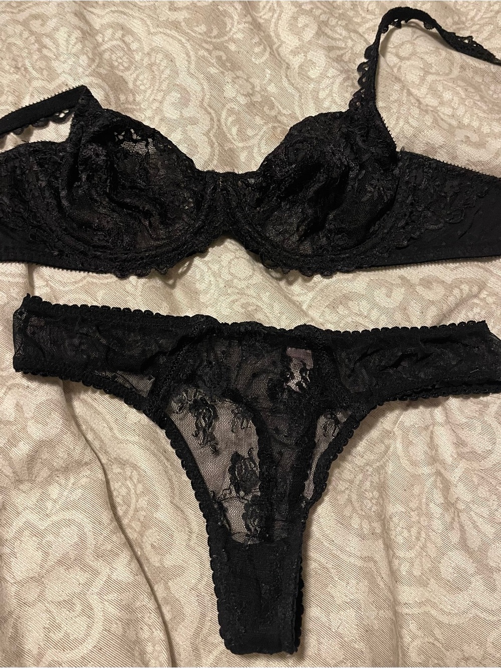 Victoria Sec Black Lace Underwire Bra and Thong Set - Elegant Women's Intimates
